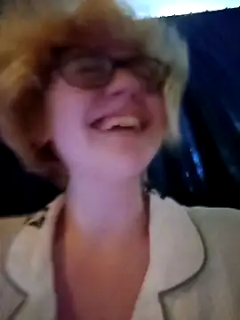 mcjbgfhgjhiiilllufjyf's Live XXX Chat