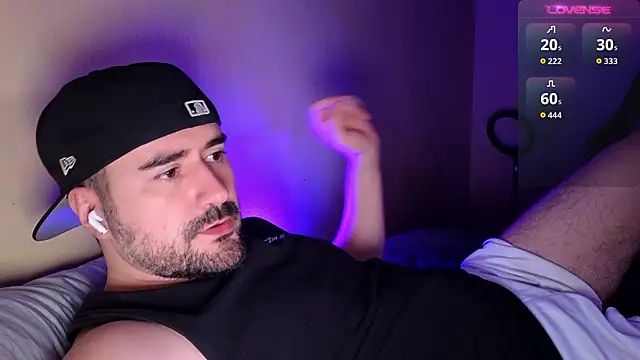 Онлайн чат XXX DominantTheo