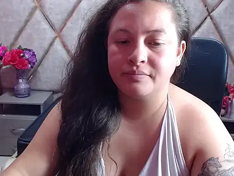 Sarah_Boobs_ Adlı Modelin Canlı XXX Sohbeti