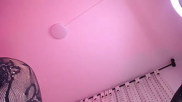 salomecastro_ Adlı Modelin Canlı XXX Sohbeti