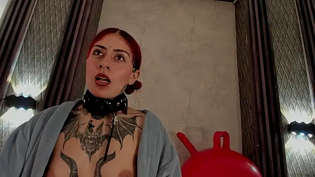 XXX chat uživo modela selene_red_