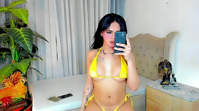 MochaliciousTransOnTop's Webcam Show