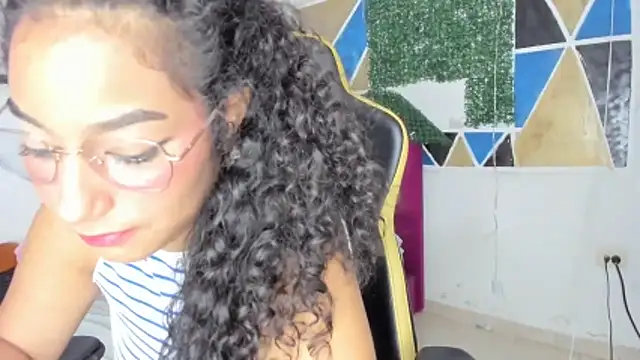 emily_stars1's Webcam Show