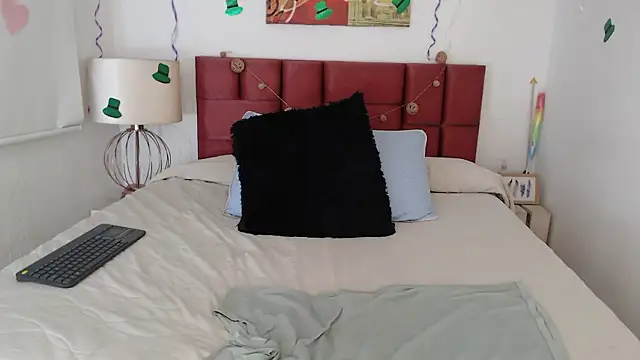 Pamela_Delkos' Live Chat Room