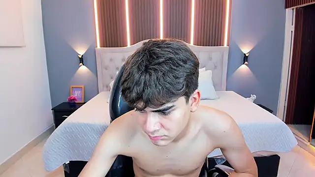 Tommy18__: απευθείας συνομιλία ΧΧΧ