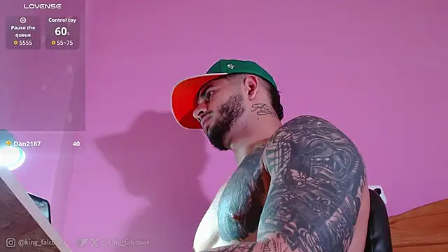 king_falconer élő XXX-chatje