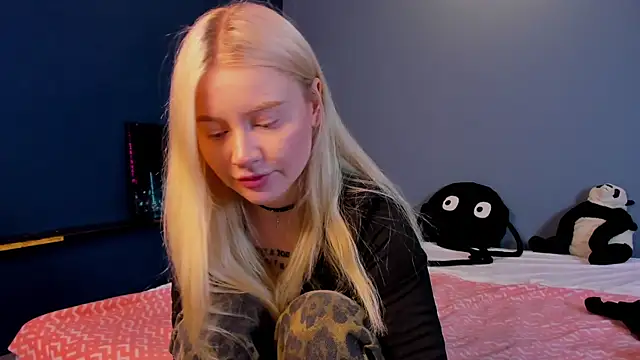 Chat +18 de Lillie_Berry ao vivo