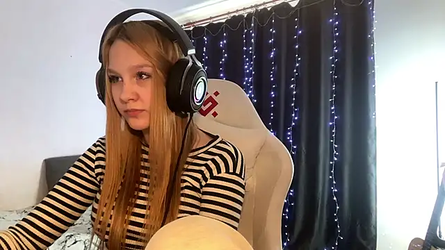 axin_burnell Adlı Modelin Canlı XXX Sohbeti