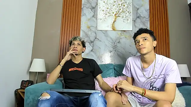 YOUNG_BOYS_HELLのウェブカメラショー