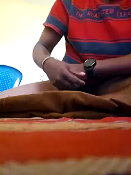 Show modela Bnglrmallu_aachujos na web-kameri