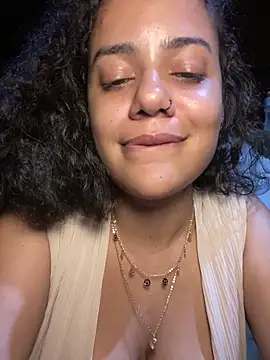 Chat XXX ao vivo de demonaughtyyy