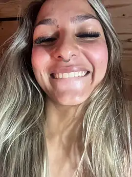 Chat XXX en directo de AliceStone19