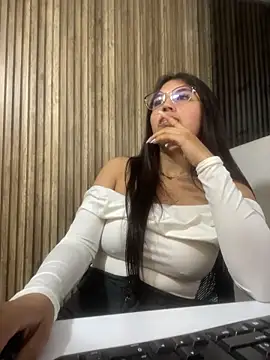 Valk_submissive élő XXX-chatje