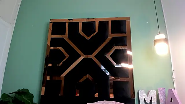 Justmia69's Webcam Show