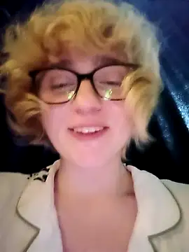 แชท XXX สดของ mcjbgfhgjhiiilllufjyf