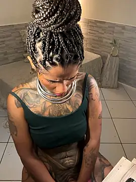 xbigpeach's Live XXX Chat