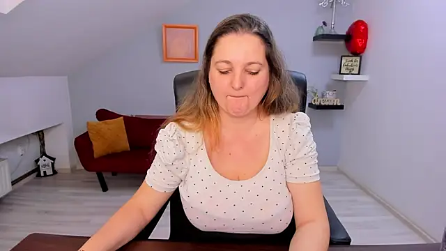 LollaGirl – Naživo XXX chat