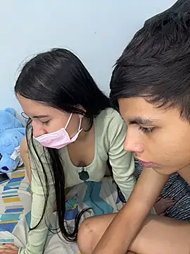 two_cam_latin's Live XXX Chat