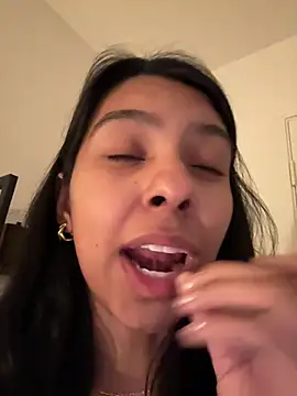 Chatroom XXX en direct de Valeedoll