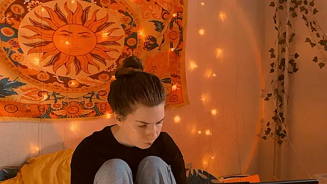 AliceCUNTach's Live XXX Chat