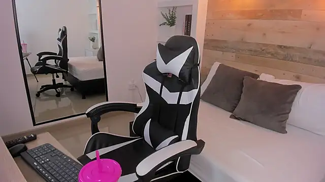 olivia_willoowのライブXXXチャット