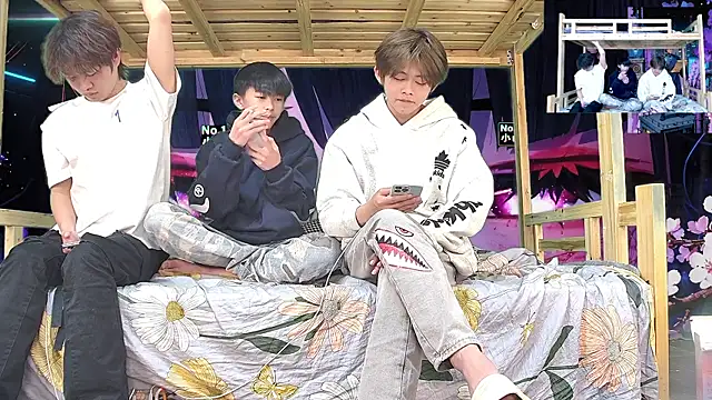 xiaohuangren01 Chat XXX in diretta