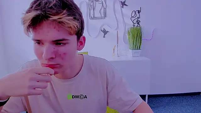 emil_lucky's Live XXX Chat