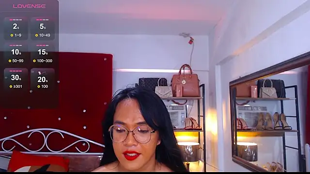 Show de SeductiveAya na webcam