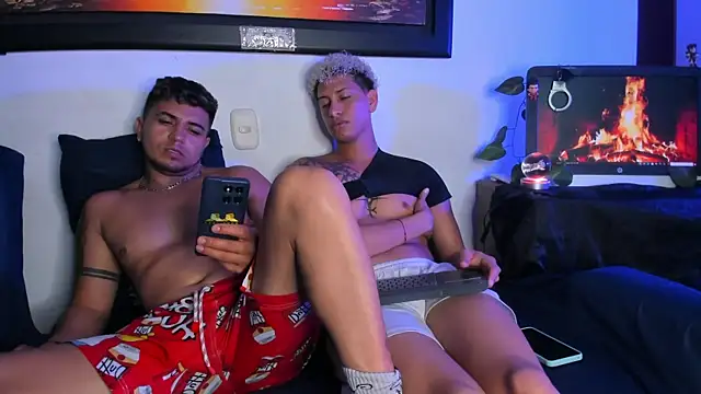 Chat XXX en directo de ECSTASYX2-23