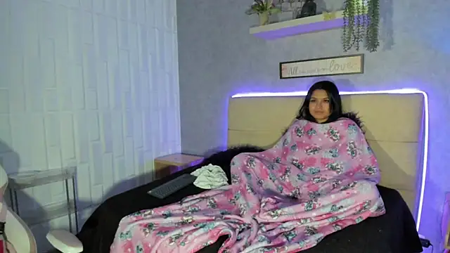 Kymmi Adlı Modelin Canlı XXX Sohbeti