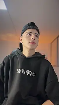 Chat +18 de Sebastian_Reed ao vivo