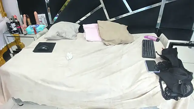 Criistaal_ Chat XXX in diretta