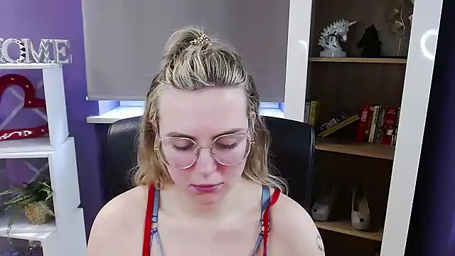 Онлайн чат XXX Zoey_Erotic