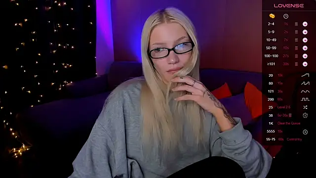 AnyaTaylor_ Chat XXX in diretta