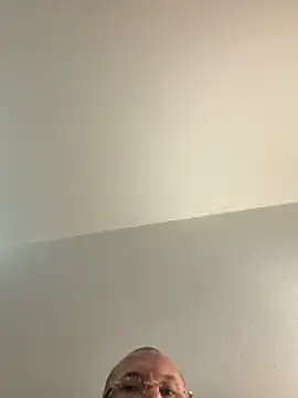 Guitccch's Live Chat Room