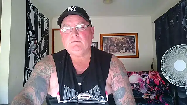 Show modela KINKYBLUEYES69 na web-kameri