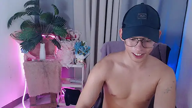 pinkcock_froi2305 Chat XXX live