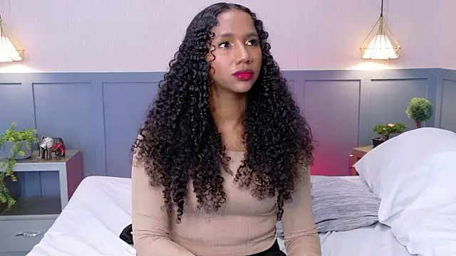 Chloe-Rose- Show in webcam