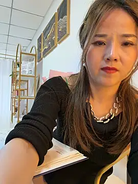 Efangfang 网络视讯表演