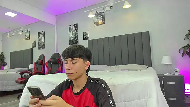 Raphael_Nyon লাইভ XXX চ্যাট