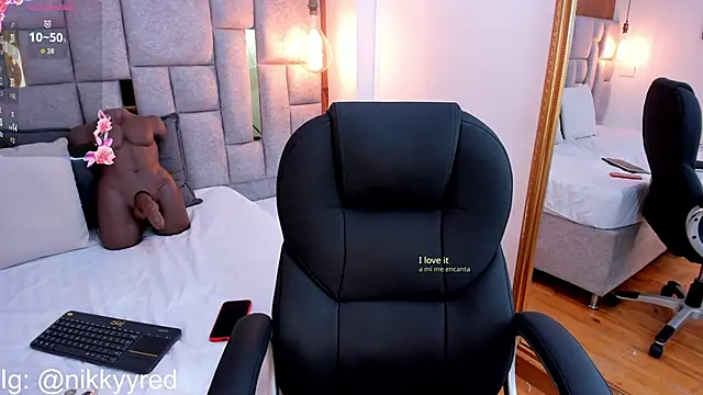 Nikky_Red_'s Webcam Show
