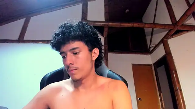 santi_young_twink Webcamshow