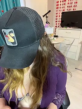 DienkaGreen live XXX chat