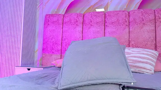 emmacurvyのライブXXXチャット