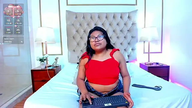 Chat XXX ao vivo de Kiri_Black_