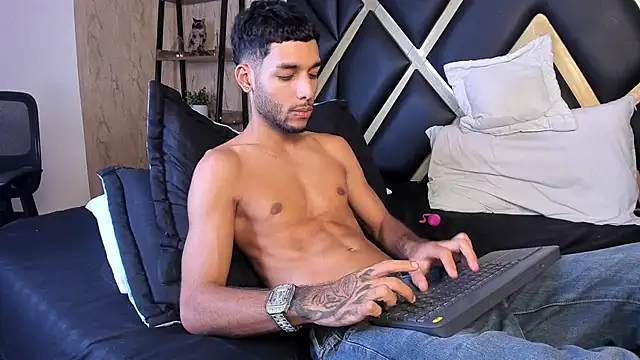 Thiagoferreti's Live XXX Chat