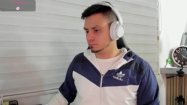 Rick_AdamsのライブXXXチャット