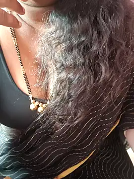 Tamil-riya's Live XXX Chat