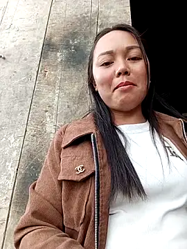 Rose-222 Adlı Modelin Canlı XXX Sohbeti