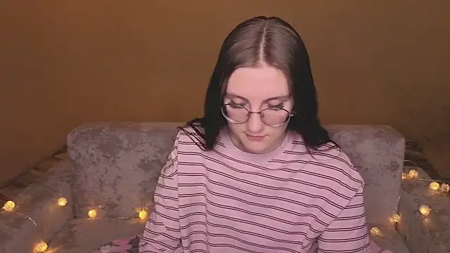 VixenLight Adlı Modelin Canlı XXX Sohbeti